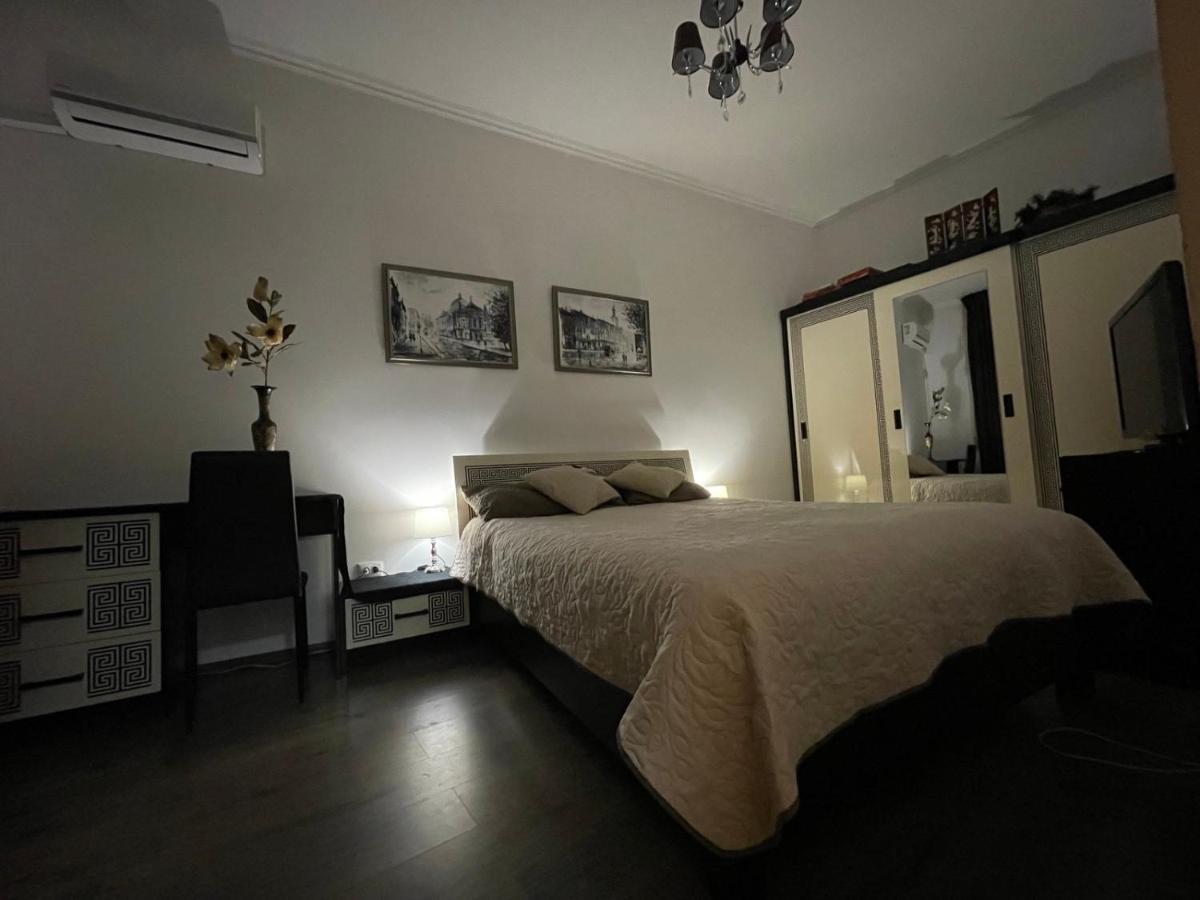 V&O Whitechocolateapt 800 M To Opera Lviv Buitenkant foto