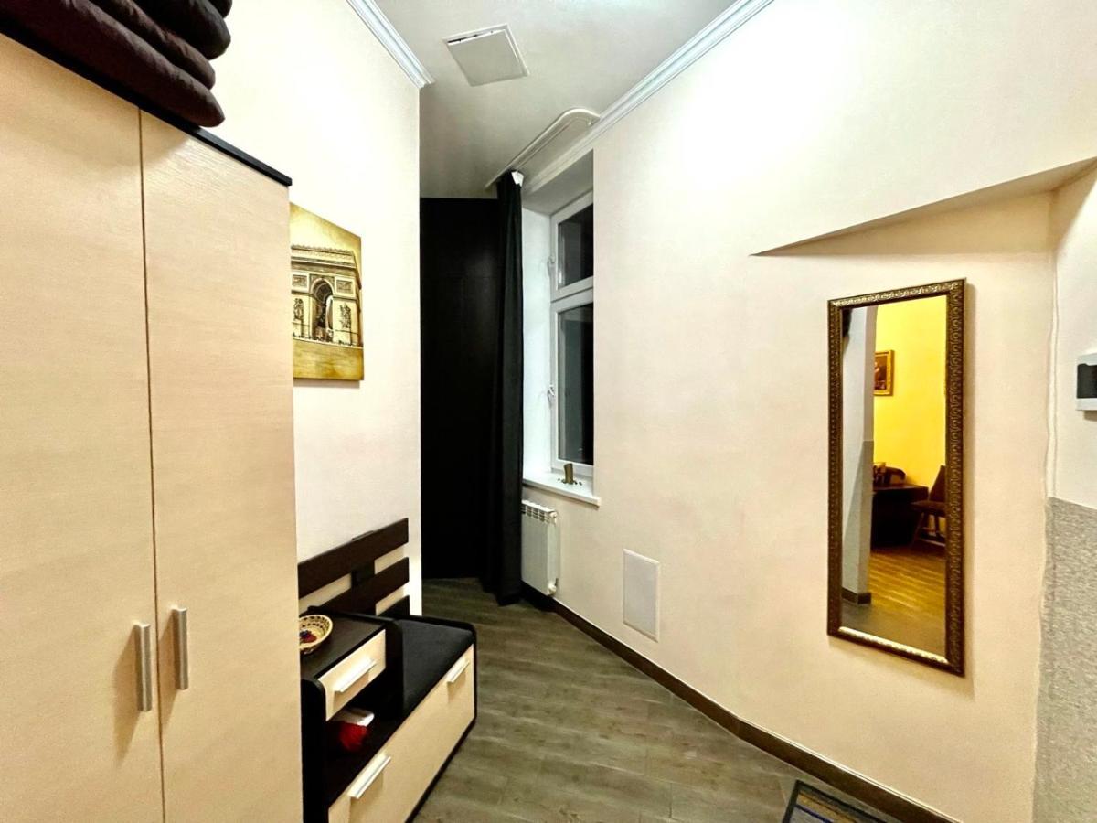V&O Whitechocolateapt 800 M To Opera Lviv Buitenkant foto