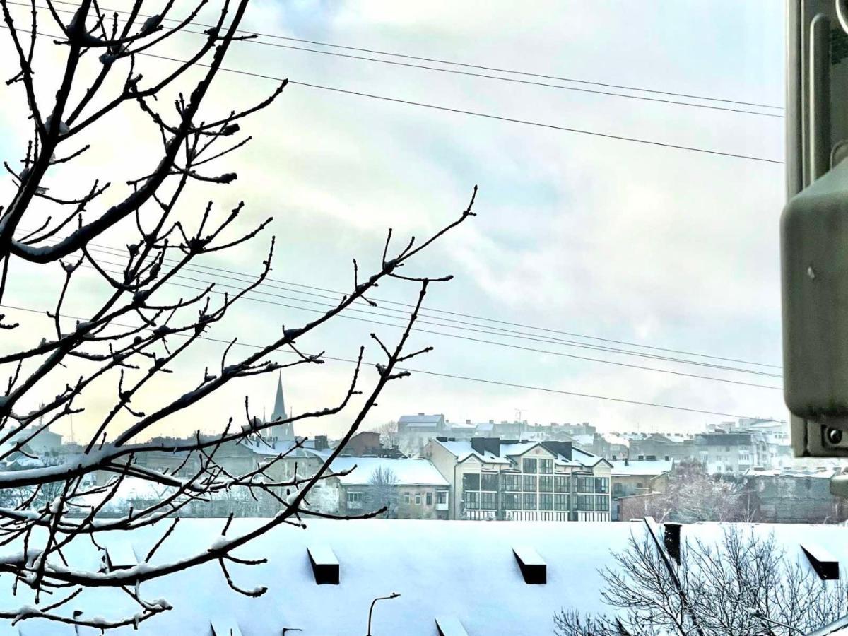 V&O Whitechocolateapt 800 M To Opera Lviv Buitenkant foto