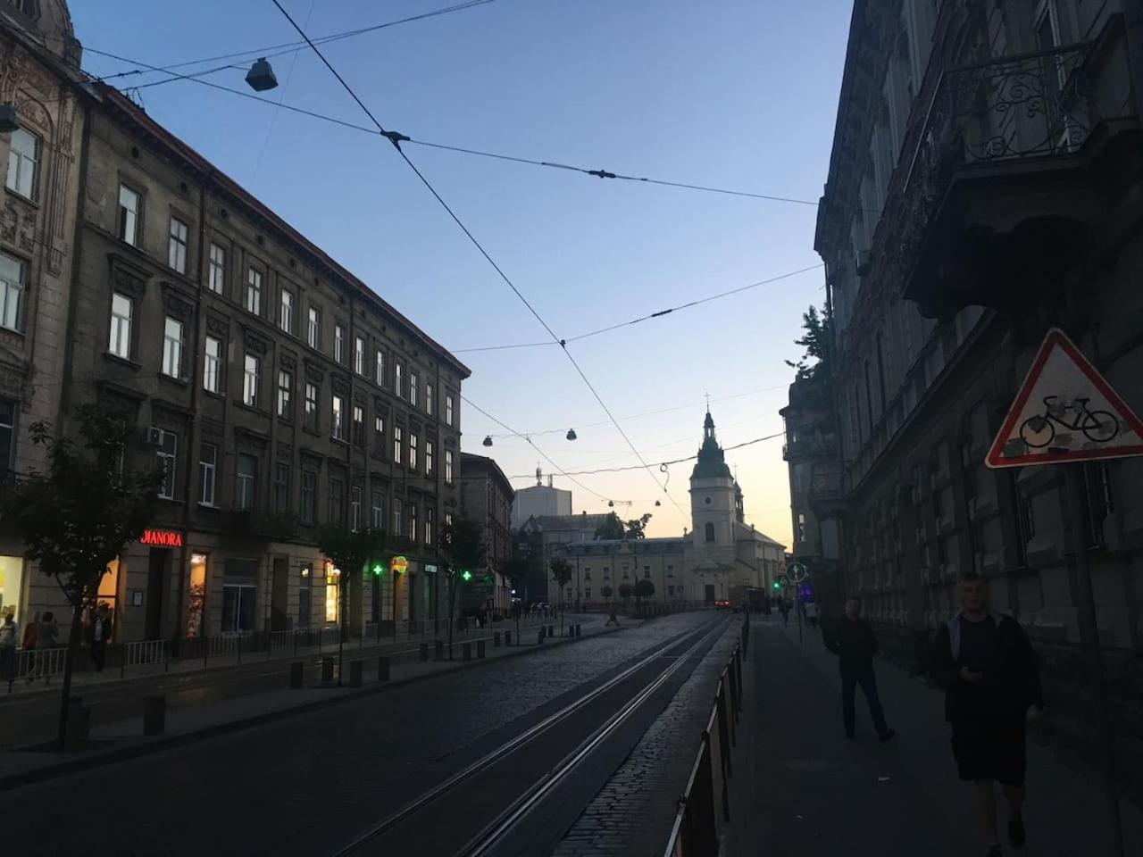 V&O Whitechocolateapt 800 M To Opera Lviv Buitenkant foto